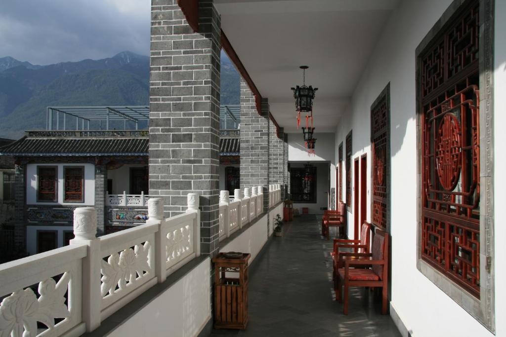 Yinfeng Hotel Đại Lý Ngoại thất bức ảnh